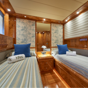 PortCabin-Astondoa102GLX