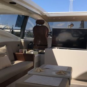 Salon2-Azimut68S